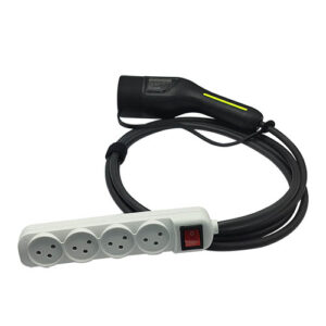 שימוש במתאם V2L של Braumers להפעלת ציוד קמפינג בשטח מרכב Xpeng