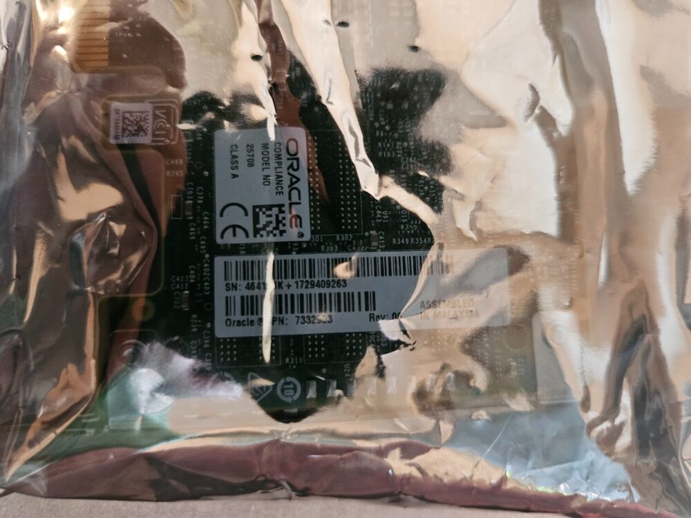 בקר LSI MegaRAID SAS 9361-16i 12Gbps + CVPM02 CacheBattery