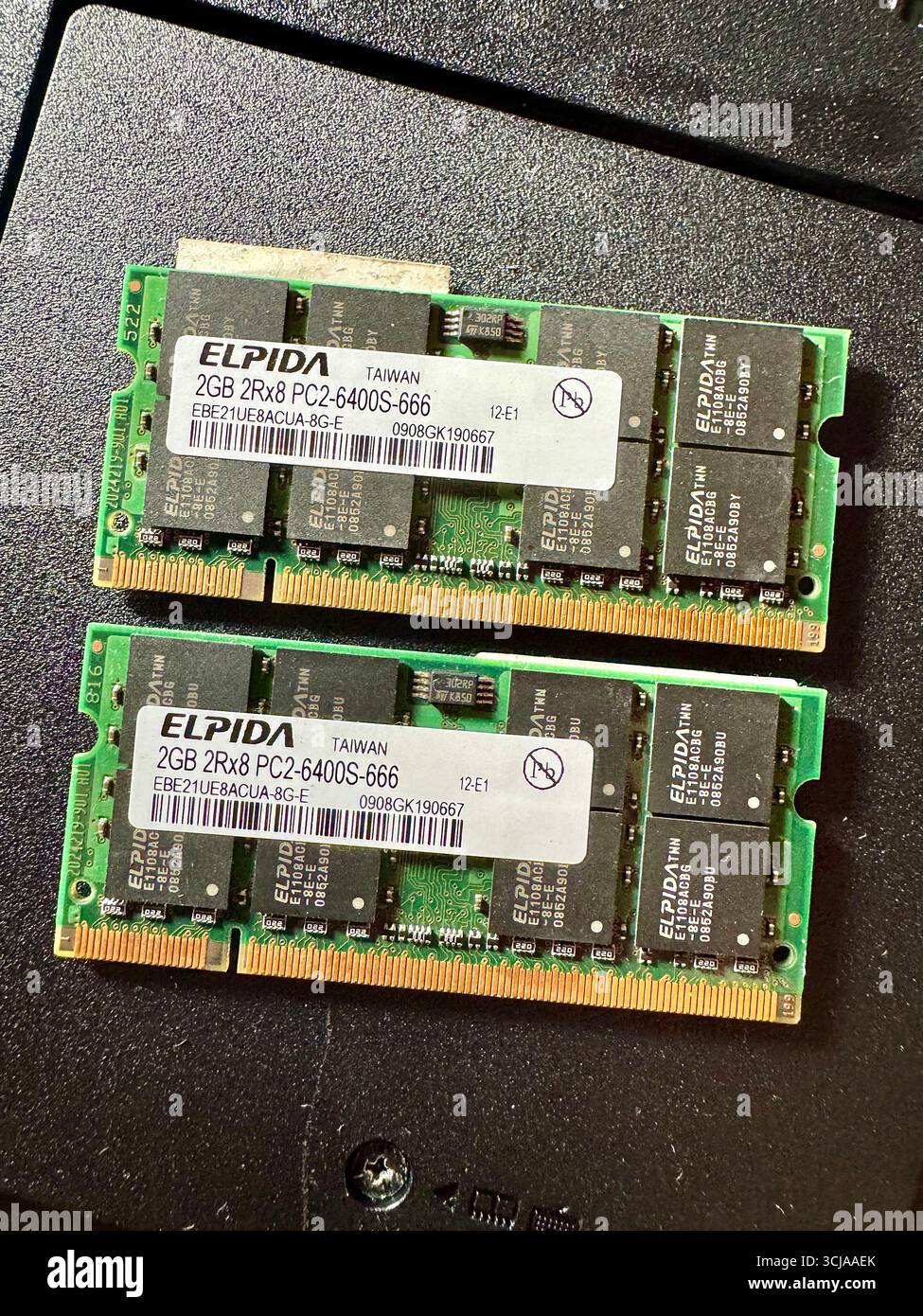 ELPIDA 1GB 333Mhz EDD5108ADTA-5B – תמונה 3